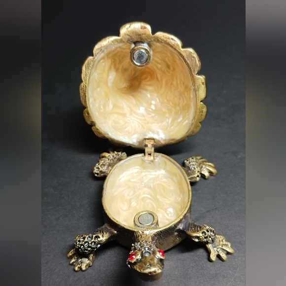 Vintage Rhinestone and Enamel Turtle Trinket Box - Picture 4 of 6